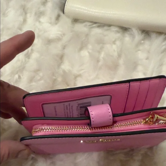 Kate Spade Vibrant Pink Wallet - Picture 2 of 9